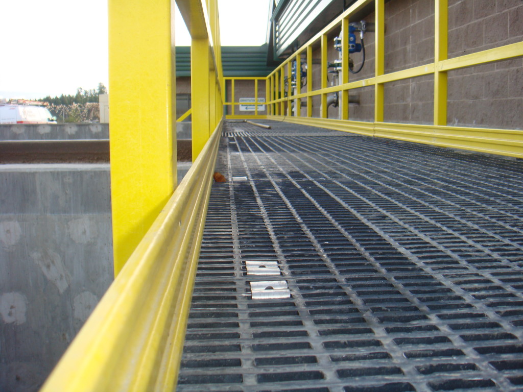 Molded-Walkway-fiberglass-grating